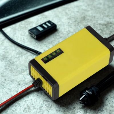 Chargeur de maintien pour batterie pour voiture