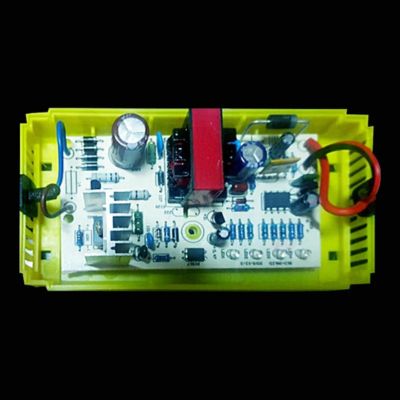intérieur du chargeur de maintien pour batterie