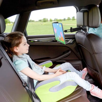 Support_tablette_voiture_enfant_regarde_tablette