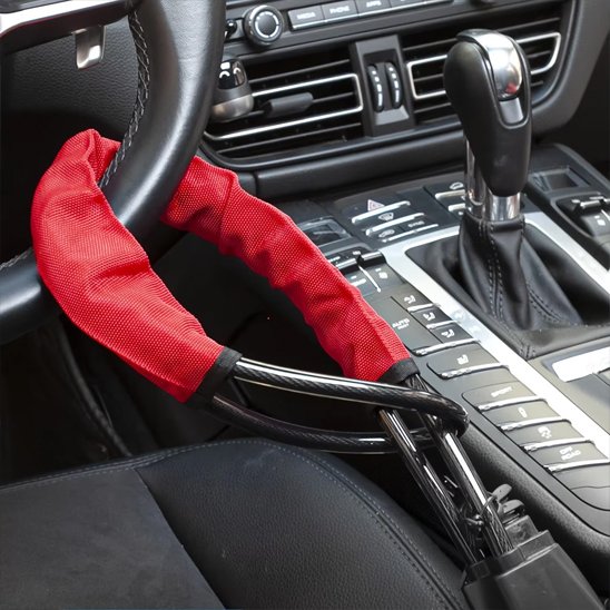 Antivol voiture rouge volant