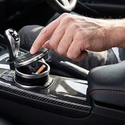 Cendrier voiture​ dans porte gobelet