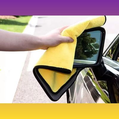 chiffon en microfibre jaune rétroviseur voiture