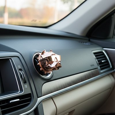 Parfum voiture chien doré