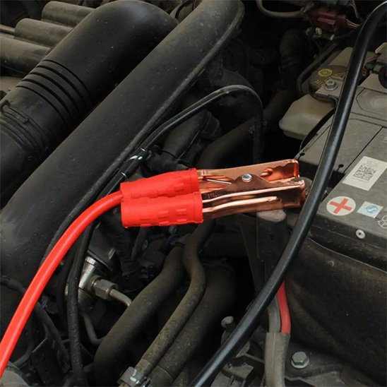 Câble de Démarrage rouge sur batterie voiture